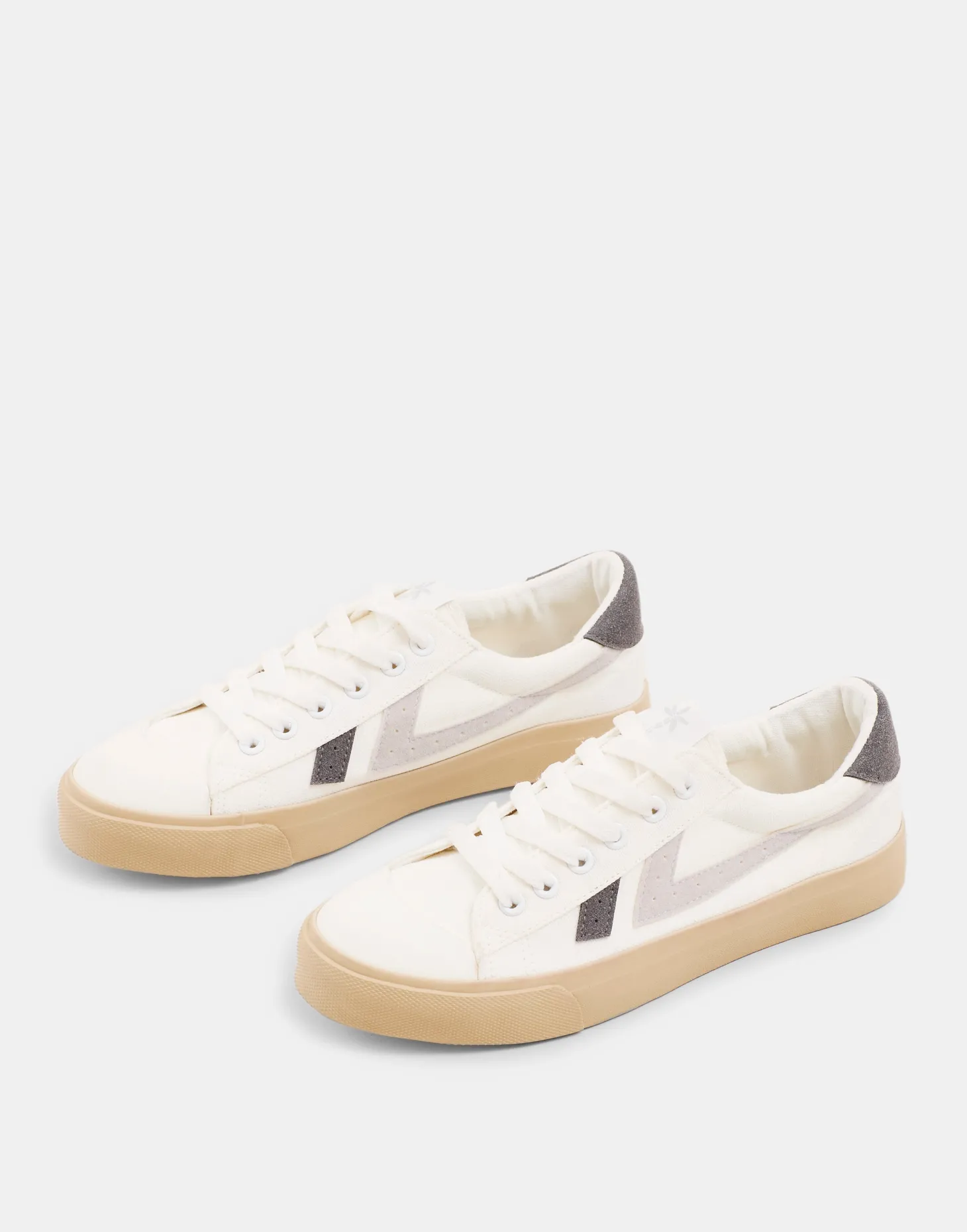 Deportiva Blanca Franjas